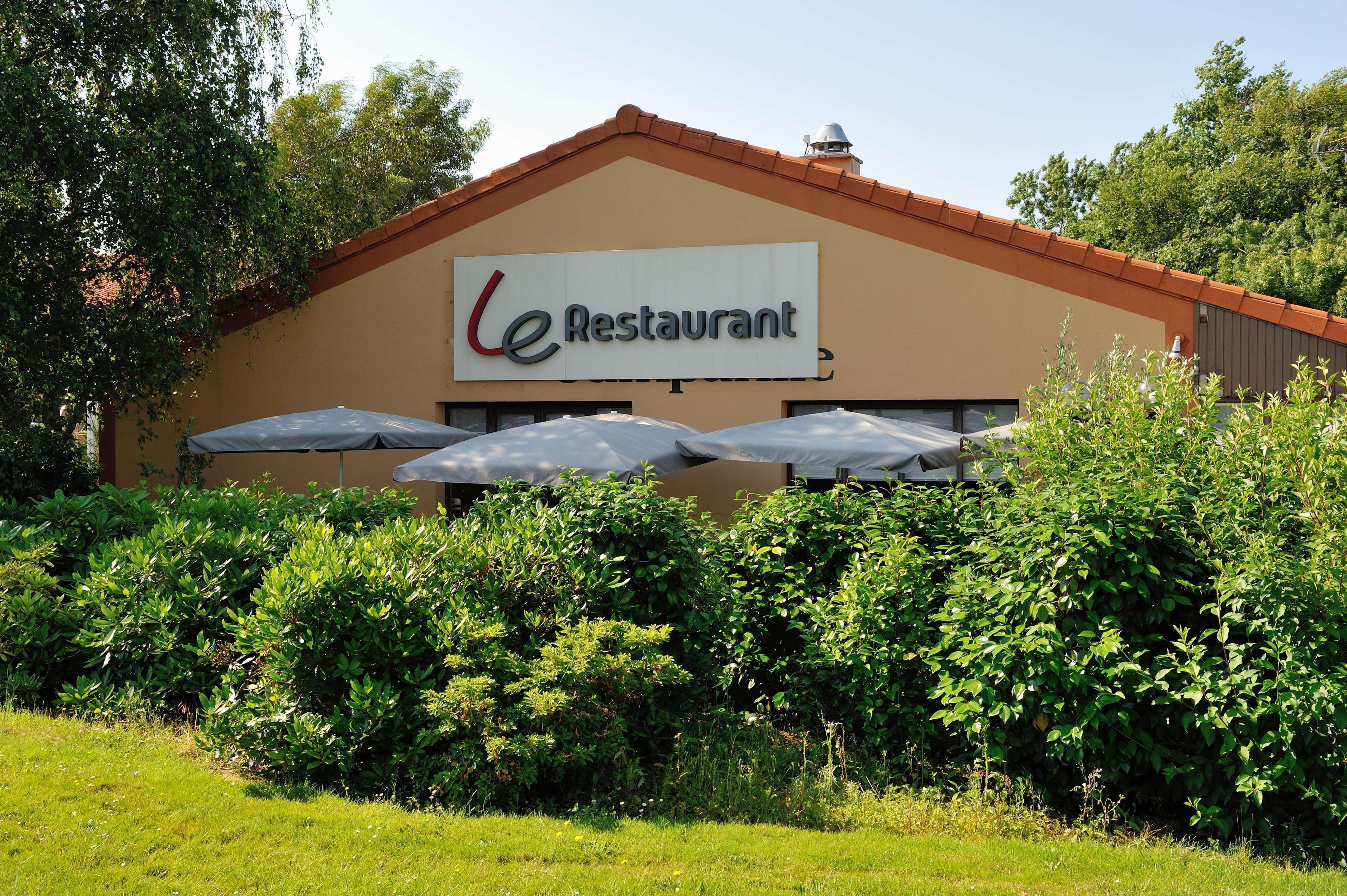 Hotel Campanile Cholet Exterior foto