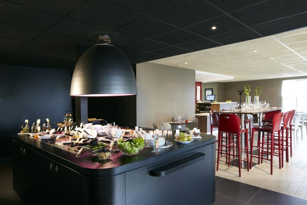 Hotel Campanile Cholet Restaurant foto